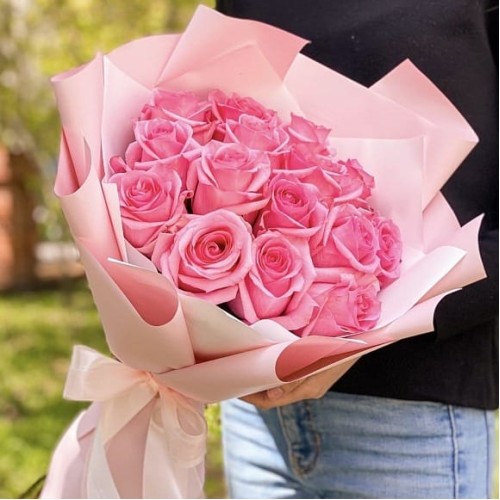 Купить на заказ Букет из 19 розовых роз с доставкой в Степняке