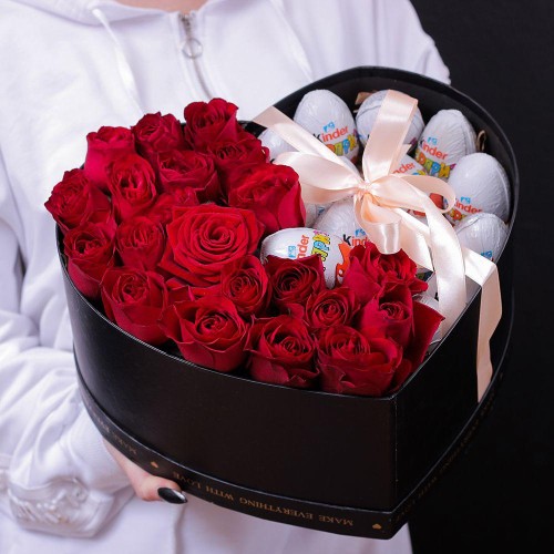 Купить на заказ Коробка роз и киндеров с доставкой в Степняке